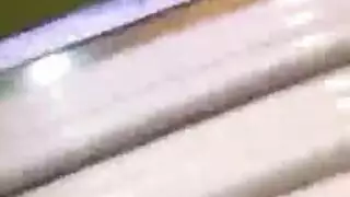 الملقبة الشقراء المدبوغة تعرف كيف تبقى مبتلة وجاهزة للأفلام الإباحية