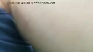 الأم الساخنة تخضع لعملية جماعية مع القذف داخلها في فيلم إباحي