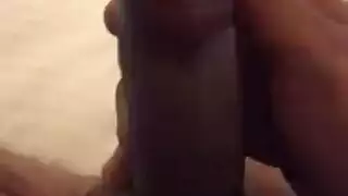 الرجل المقّرن يمارس الجنس مع نساء يتناوبن على قرنه الضخم