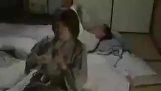 فتاة يابانية تقطر شوقًا لممارسة جنس قاسي مع أبوي