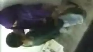 فيديو سكس محجبات الواد زانق القحبة المحجبة في الحيطة ورافعها على زبه