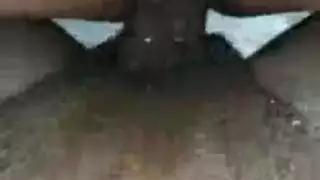 امرأة الأبنوس في شباك صيد سوداء تمتص الديوك وتدخلها داخلها حتى تنفجر
